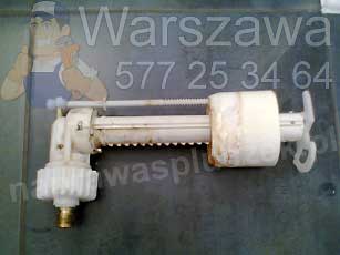 jak naprawić pływak w spłuczce